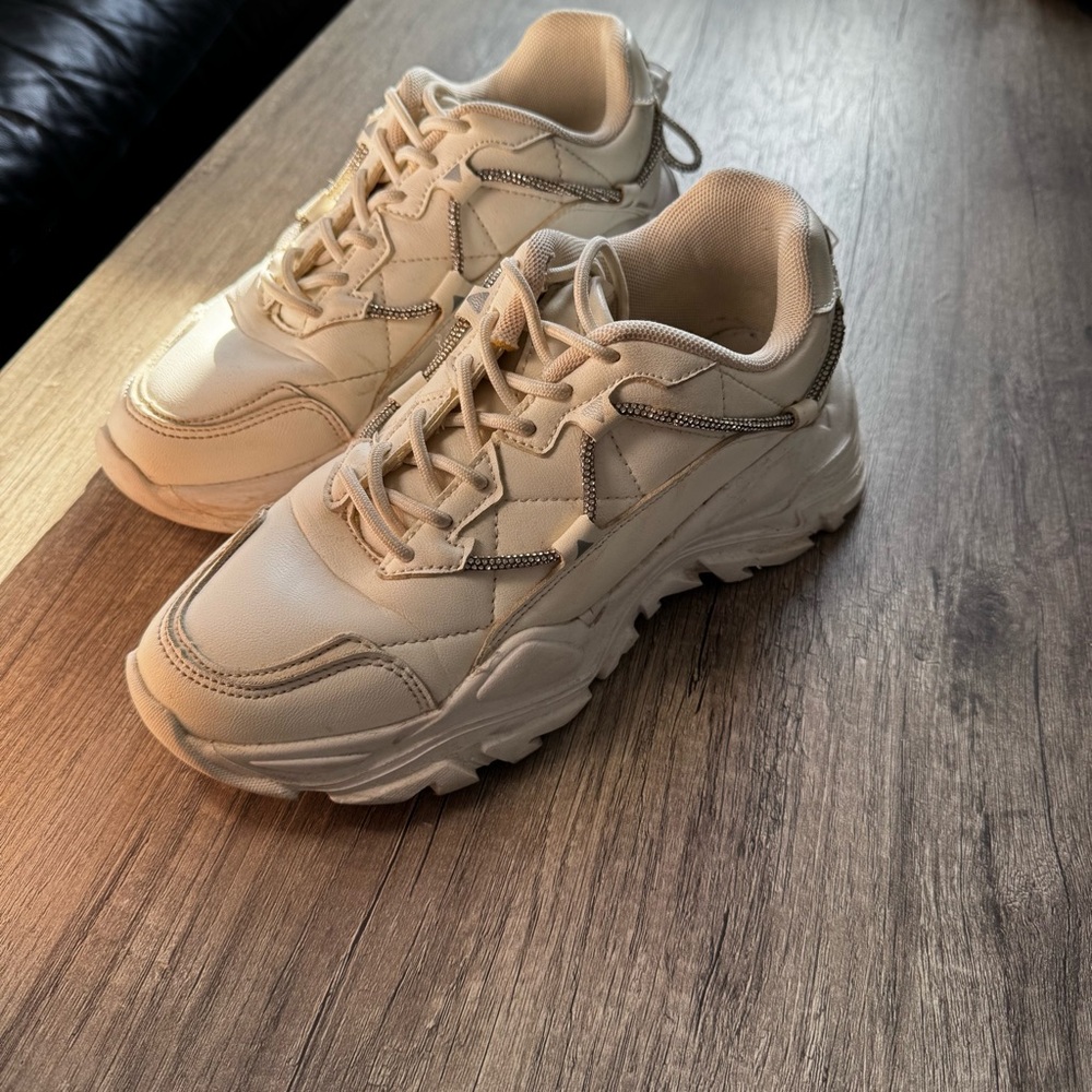 Stylish Lightweight White Chunky Sneakers 8/8.5